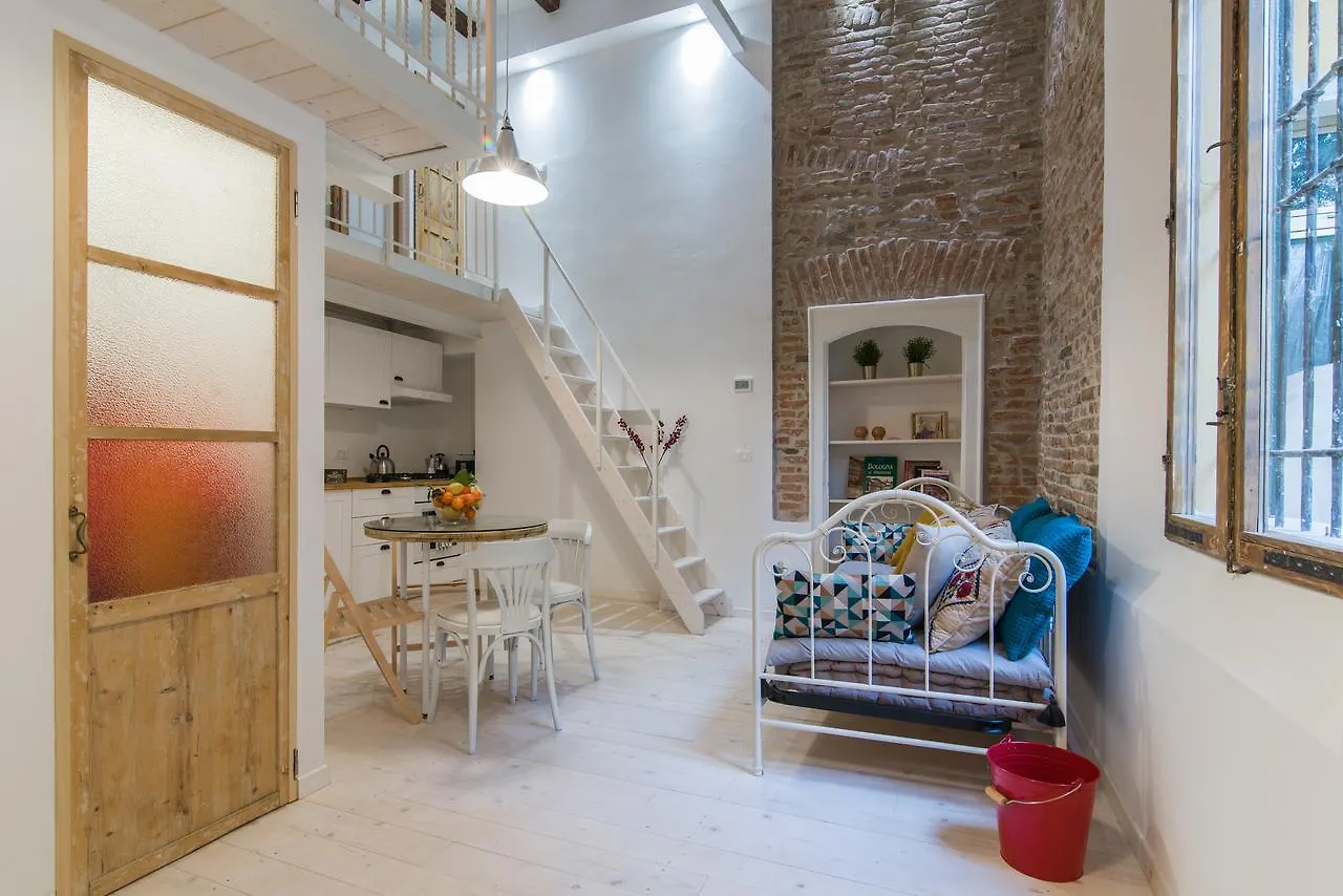 University Loft Apartment Bologna Italia